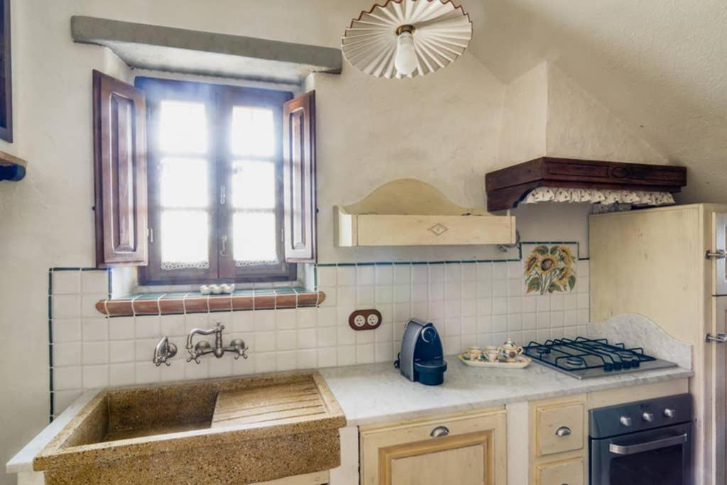 Girasole Cottage Overlooking The Orcia Valley In Tuscany Радикофани Екстериор снимка